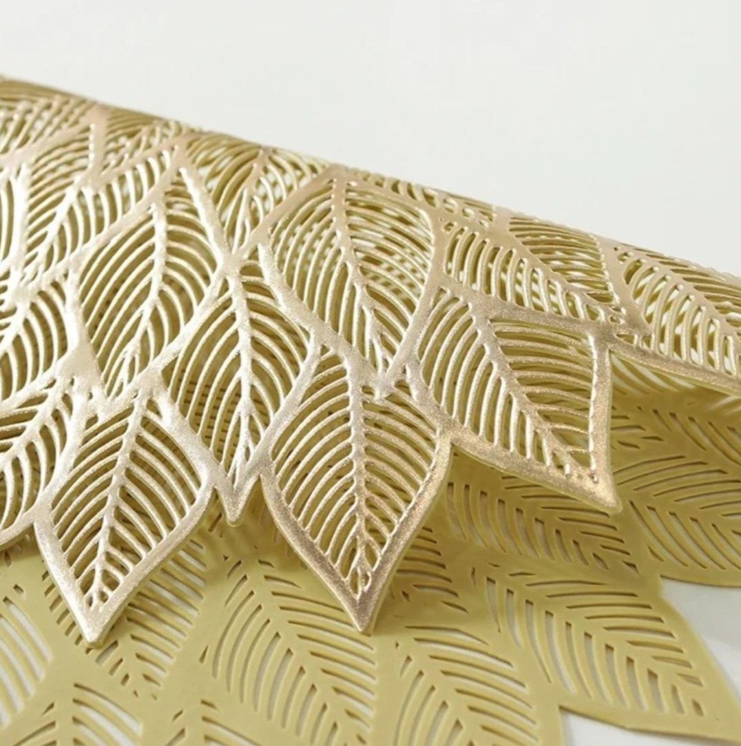 Individual Dorado de Alta Durabilidad - Protector de Mesa y Decoración